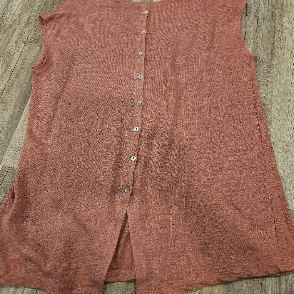Tahari Women's Terracotta Button-Back Shirt With FREE Matching Necklace - Picture 10 of 10